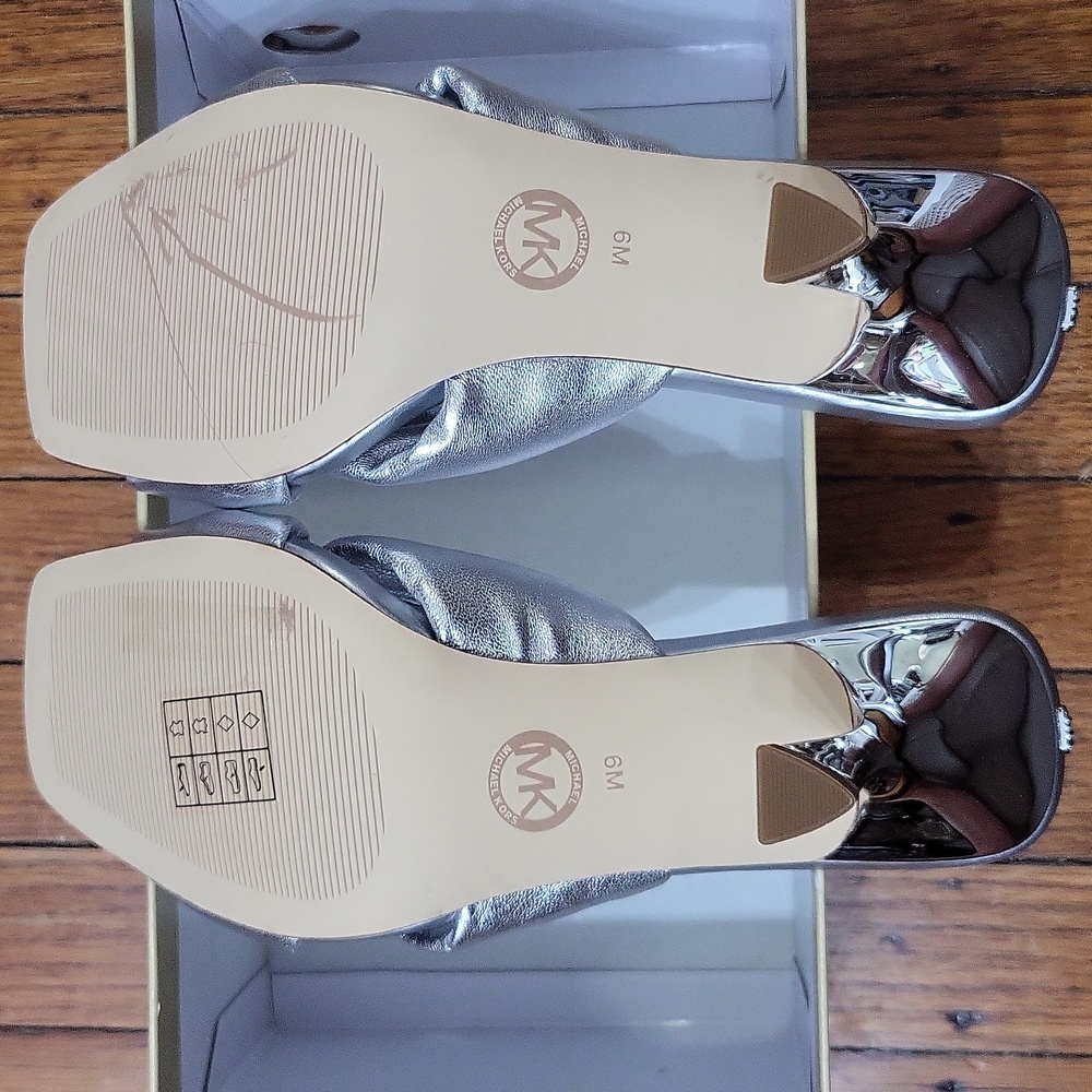 Michael Kors Elena Silver Metallic Leather Heels Sz 6M - Picture 7 of 8